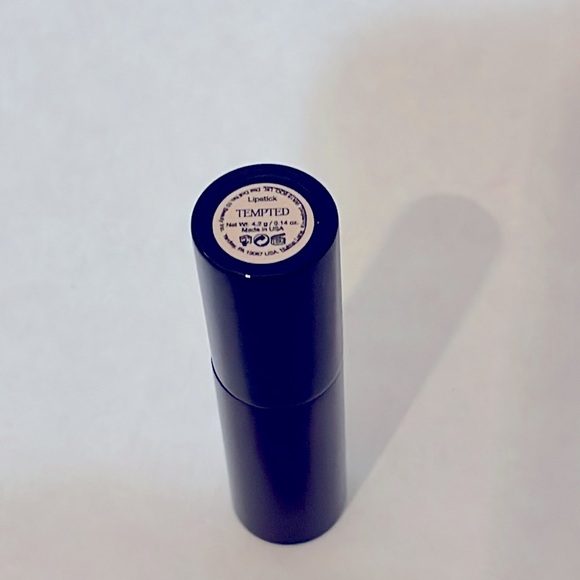 DOLL 10  Lipstick - Picture 3 of 3